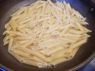 雞絲白醬意面的做法步驟：5