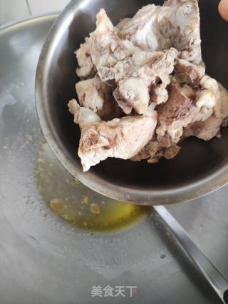 四季豆醬燜龍骨的做法步驟：4