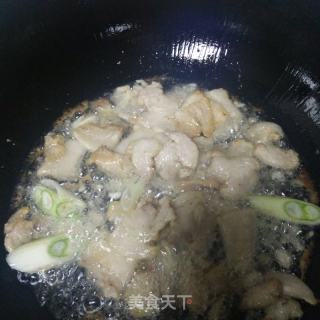 五花肉燉東北油豆的做法步驟：5