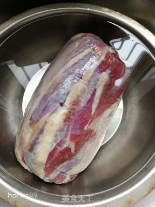 淮南牛肉湯+發面蔥油餅的做法步驟：1
