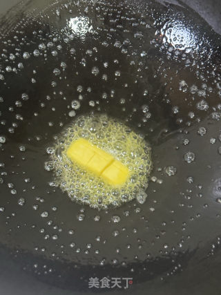 黃油口蘑牛肉粒的做法步驟：9