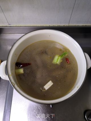 酸菜粉條燉排骨的做法步驟：15