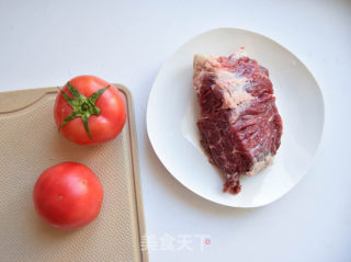 黑蒜番茄牛肉湯的做法步驟：1