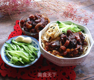 蘑菇肉丁炸醬面的做法步驟：10