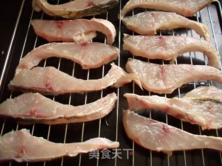 上海本幫菜_爆魚的做法步驟：2