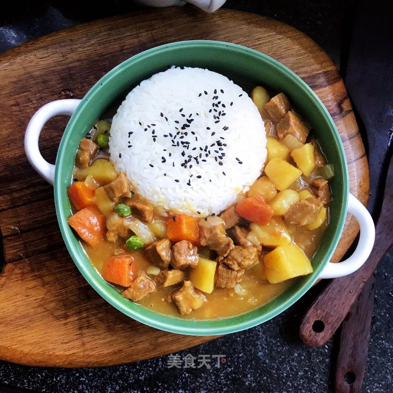 咖喱牛肉土豆蓋飯的做法