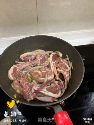 鮮嫩多汁法式羊排的做法步驟：4