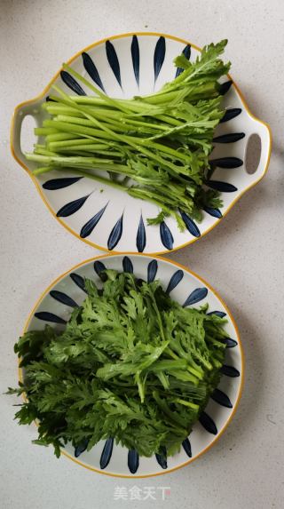 白灼茼蒿的做法步驟：2
