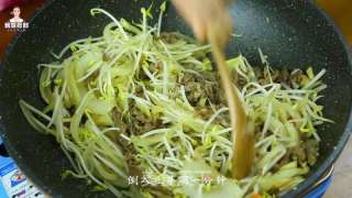 韓式牛肉卷炒豆芽的做法步驟：12