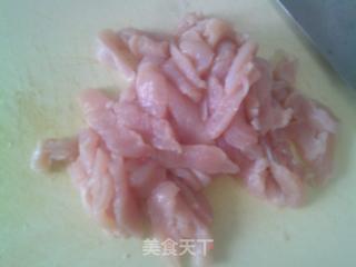 西瓜皮炒雞胸肉的做法步驟：2
