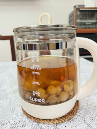 姨媽期可以喝得一款補氣血美容養顏茶的做法步驟：2