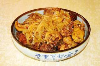 小雞燉粉條的做法步驟：7
