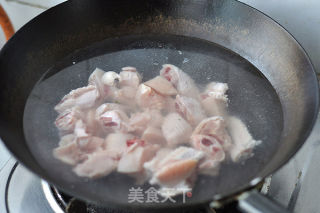雙菇燉雞的做法步驟：2