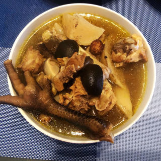 蘿卜土雞湯