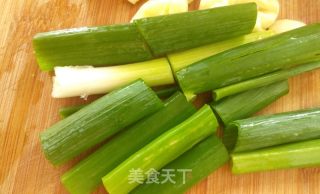 家常燉酸菜的做法步驟：3