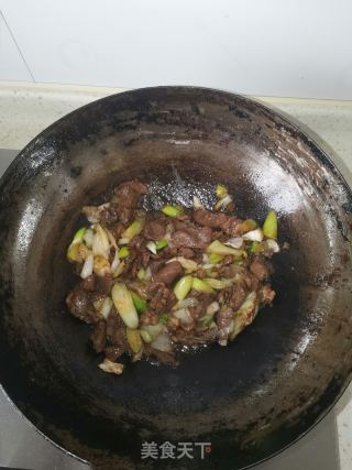 蔥爆羊肉的做法步驟：6