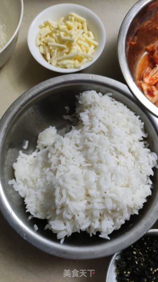 泡菜培根芝士炒飯的做法步驟：1