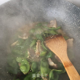 五花肉燉油豆的做法步驟：11