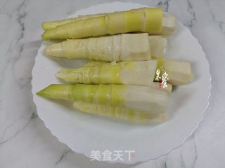 油燜春筍的做法步驟：1