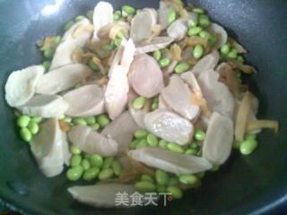 榨菜絲毛豆炒面筋的做法步驟：6