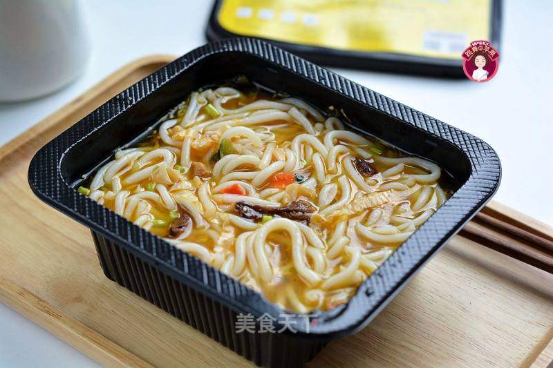 牛肝菌雞湯米線的做法