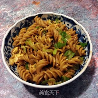 黑胡椒蛋炒意面的做法步驟：10