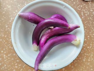 茄子青椒炒肉片的做法步驟：2