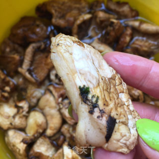凍蘑燉排骨的做法步驟：2