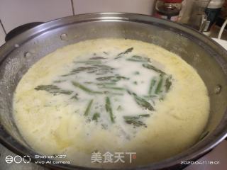 奶油蘆筍湯的做法步驟：3