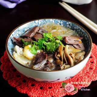 鴨血粉絲湯