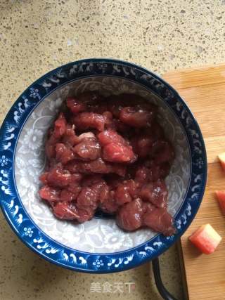 牛肉咖喱飯的做法步驟：1