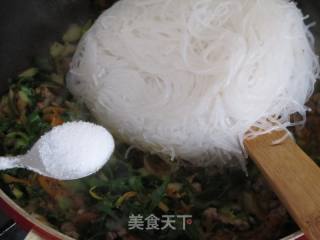 蔬菜炒粉絲的做法步驟：9