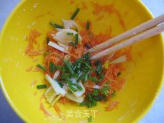 胡蘿卜絲薄餅的做法步驟：3