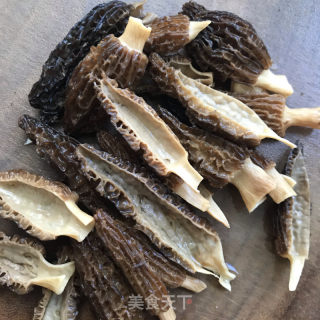 絲瓜炒羊肚菌的做法步驟：5