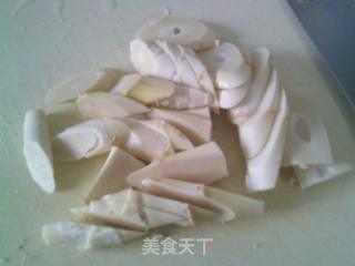 咸菜鞭筍煮圓素雞的做法步驟：3
