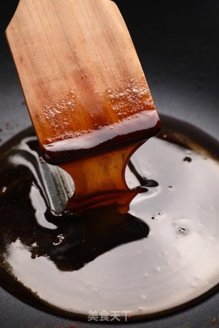 紅燒肉怎么炒糖色的做法步驟：2