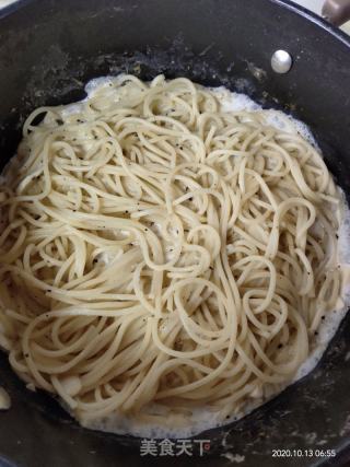 牛奶蒜香鮮蝦意面的做法步驟：8