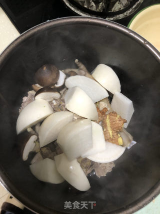 蘿卜土雞湯的做法步驟：2