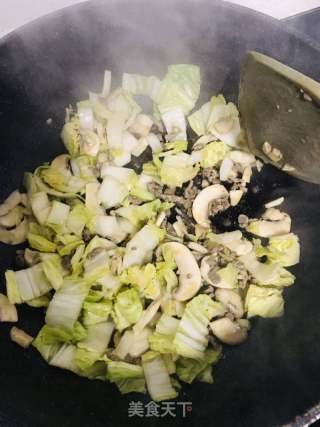 蝦仁牛肉意面的做法步驟：3