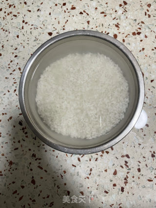 糯米腸的做法步驟：1