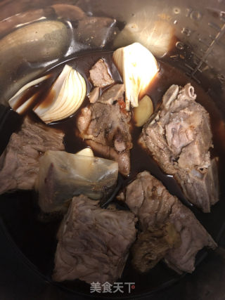 韓國料理之土豆豬骨湯的做法步驟：3
