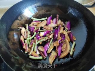 茄子青椒炒肉片的做法步驟：7