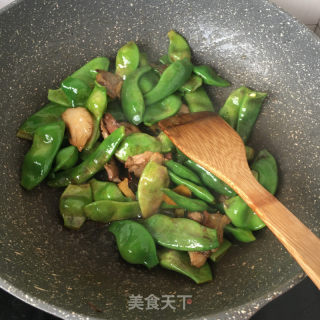 五花肉燉油豆的做法步驟：9