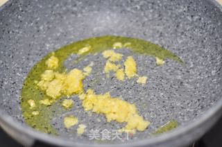 蒜香鮮蝦白醬意大利面的做法步驟：3