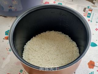海苔肉松飯團的做法步驟：1