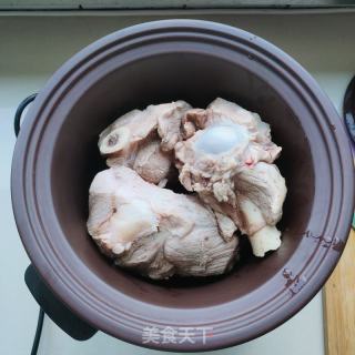 電砂鍋醬大骨的做法步驟：7