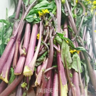 素炒紅菜苔的做法步驟：1