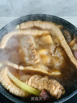 鹵煮火燒的做法步驟：1