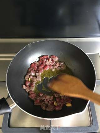 牛肉咖喱飯的做法步驟：5