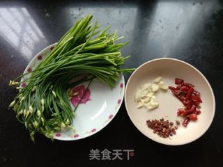 熗炒韭菜苔的做法步驟：1